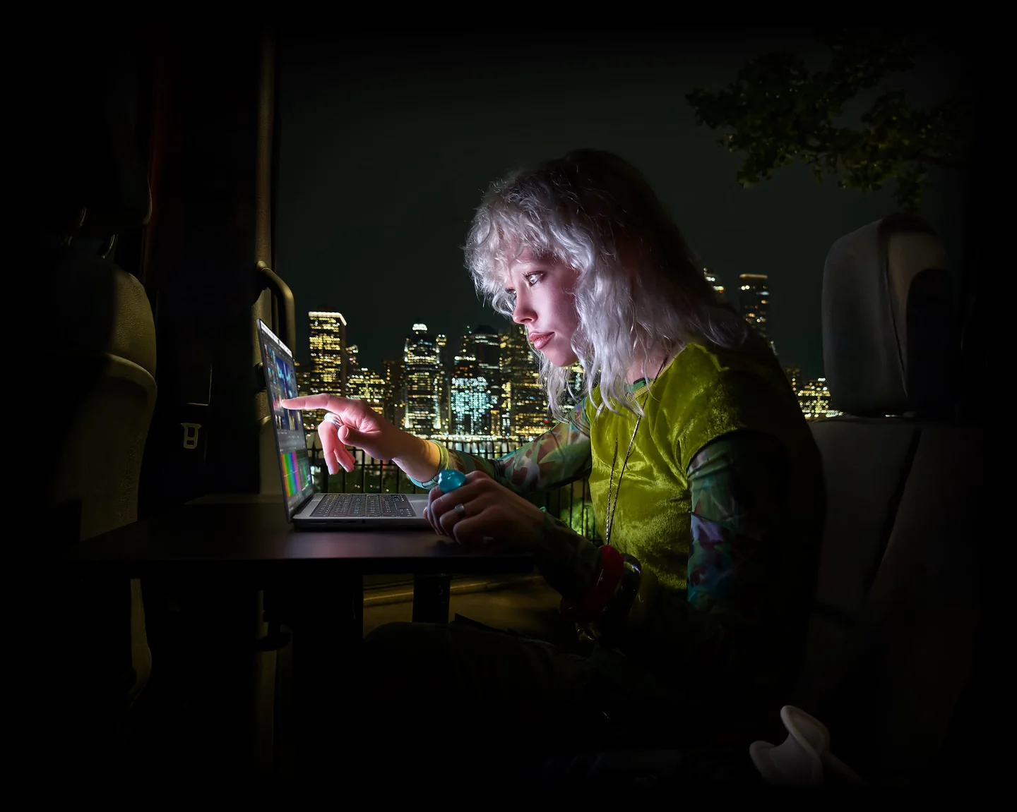 MacBook Pro 16 OLED M5 Max 36/2TB Silver — автономность